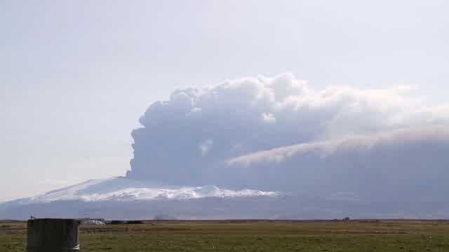 Eyjafjallajökull Volcano Eruption Ash Plume Iceland